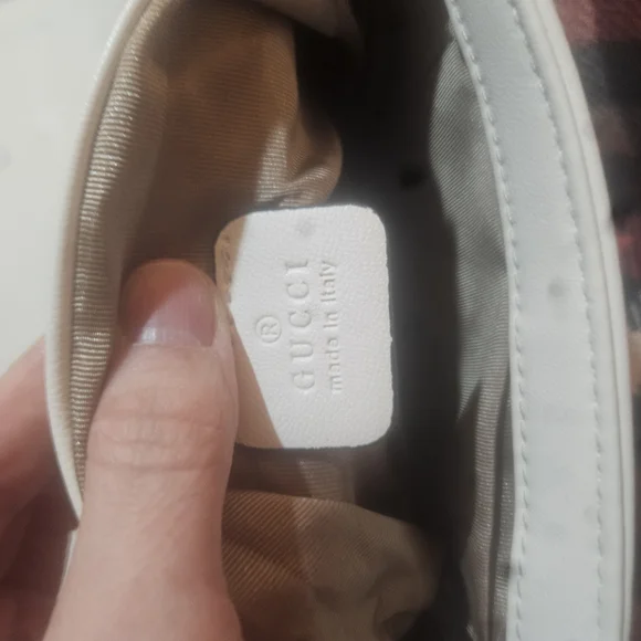 Gucci White GG Marmont Quilted Shoulder Bag - Picture 10 of 14